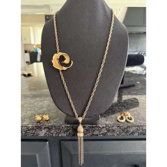 Vintage Monet Gold-Tone Jewelry Set Brooch, Tassel Necklace, & 2 sets Earrings - Picture 2 of 16